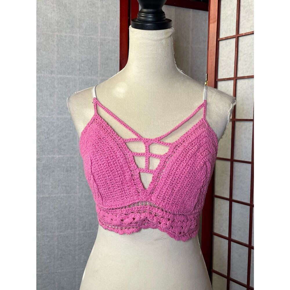 Madden NYC Pink Crochet V-Neck Crop Top w/Floral Straps (Size: XL)